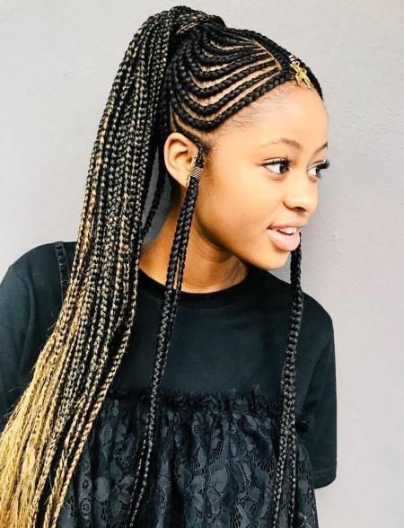 Coleta larga trenzada con trenzas fulani: Cabello con textura afro,  Pelo largo,  Ideas de peinado,  trenzas de caja,  Peinados Trenzados,  gente fula,  cola de caballo trenzada,  Estilos de trenza  