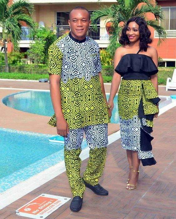 parejas ankara estilos: vestidos africanos,  camarones asos,  Trajes africanos a juego  