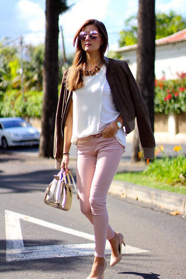 looks con pantalones rosas: vestidos rosas  
