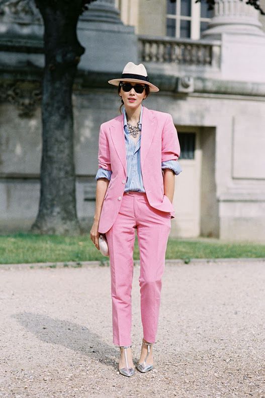 Ideas de atuendos diarios con pantalones rosas brillantes: Zapato de tacón alto,  pantalón rosa  