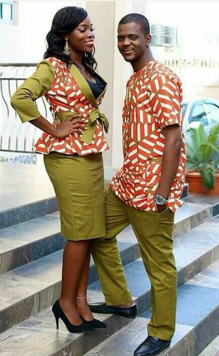 Ideas de moda para parejas africanas: camarones asos,  paño kente,  Trajes africanos a juego  