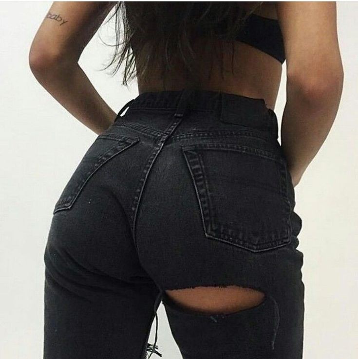 Jeans rasgados a tope negros para mujer: Pantalones rasgados,  modelo de fitness,  Entrenamiento con pesas  