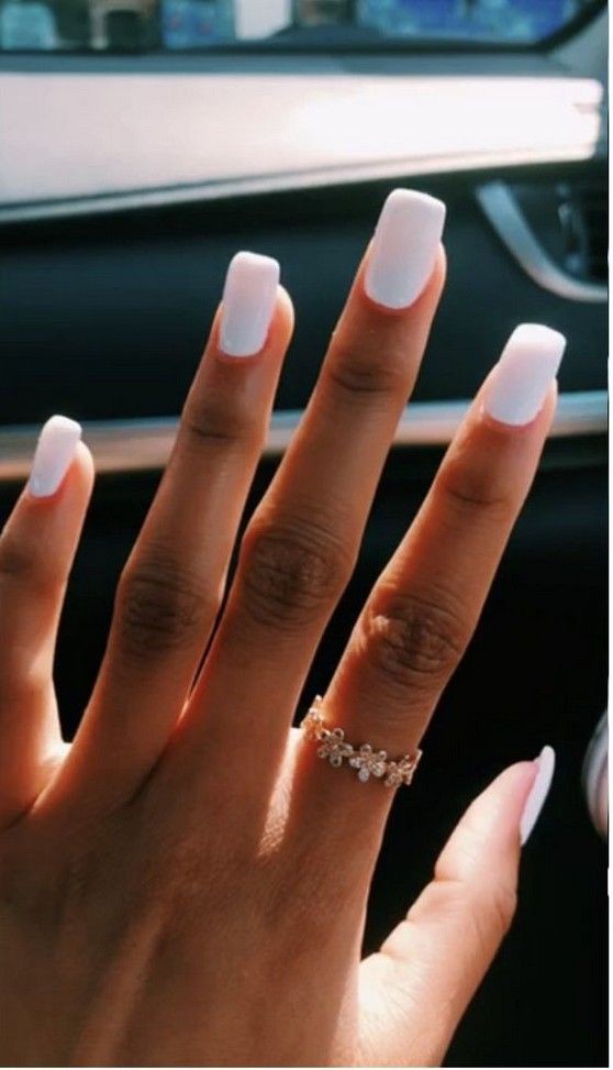 Uñas acrílicas blancas cuadradas para piel negra.: Esmalte de uñas,  Arte de uñas,  Lindas uñas,  Uñas acrilicas  