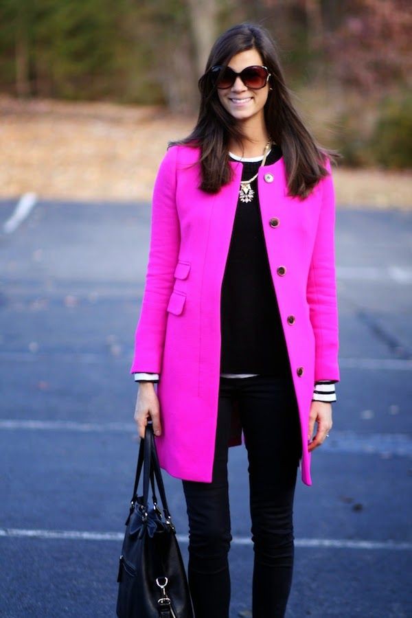 Hot Pink And Black Outfits, White trench coat y Fur clothing: trajes de invierno,  ropa de piel,  Piel sintética,  gabardina,  Bata de laboratorio,  Ideas de trajes rosas  
