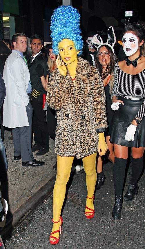 Elegantes y adorables disfraces de halloween de celebridades, Cat Costume Child: disfraz de Halloween,  kim kardashian,  kourtney kardashian  