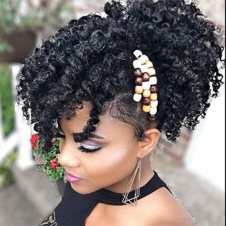 Twist Out Updo peinados para cabello corto con textura afro: Cabello con textura afro,  corte bob,  Pelo largo,  peinado mohicano,  Pelo corto y rizado  