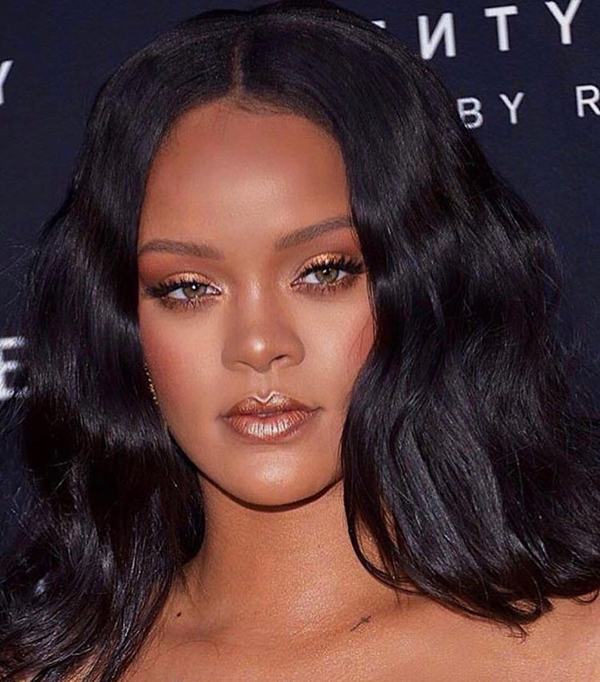 Más opciones de maquillaje de rihanna fenty, Fenty Beauty: Maquilladora,  Belleza Fenty,  maquillaje facial,  Los mejores looks de Rihanna  
