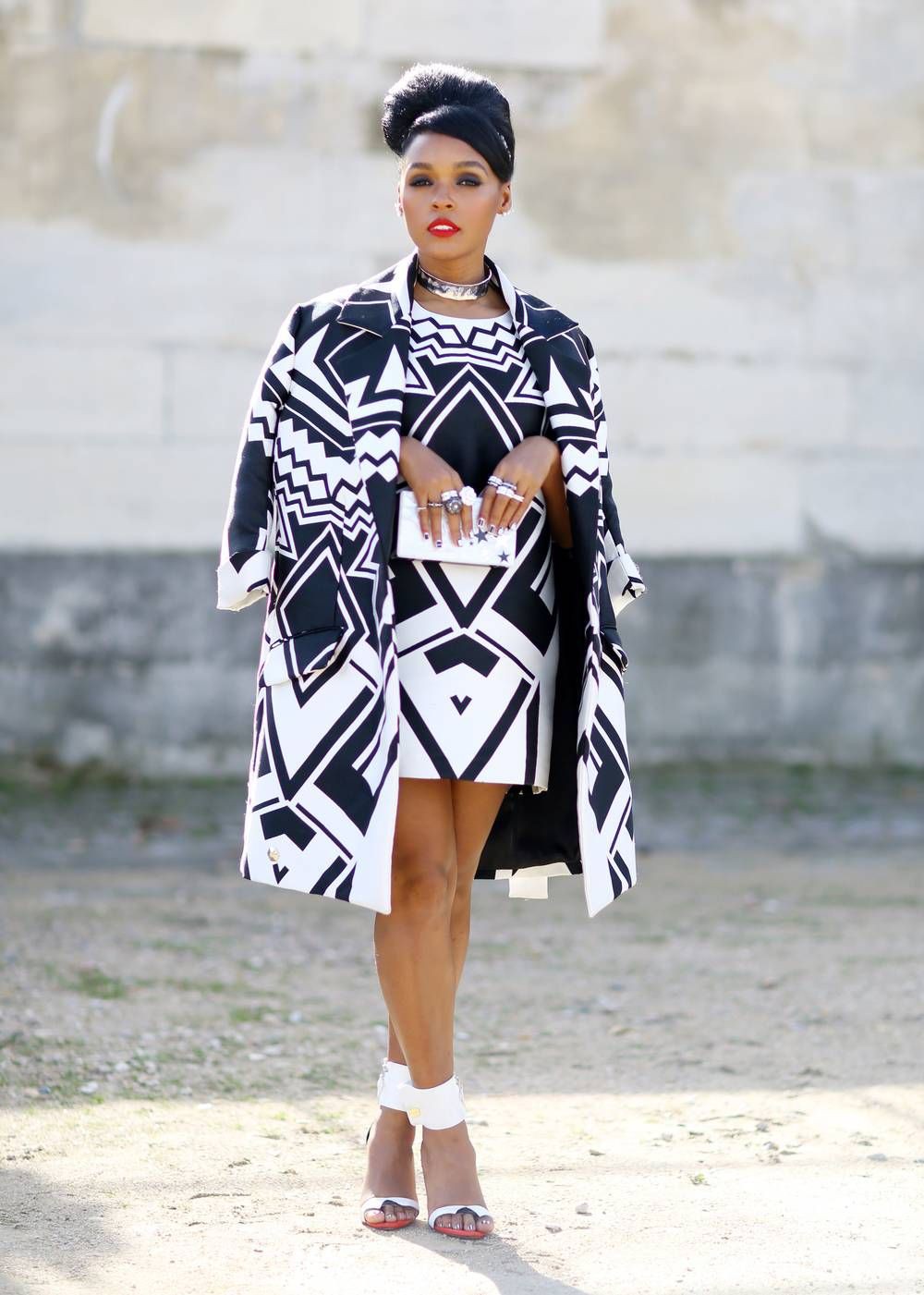 vestido ankara blanco y negro: vestidos africanos,  Fotografía de archivo,  Alta costura,  Vestidos Kitenge  