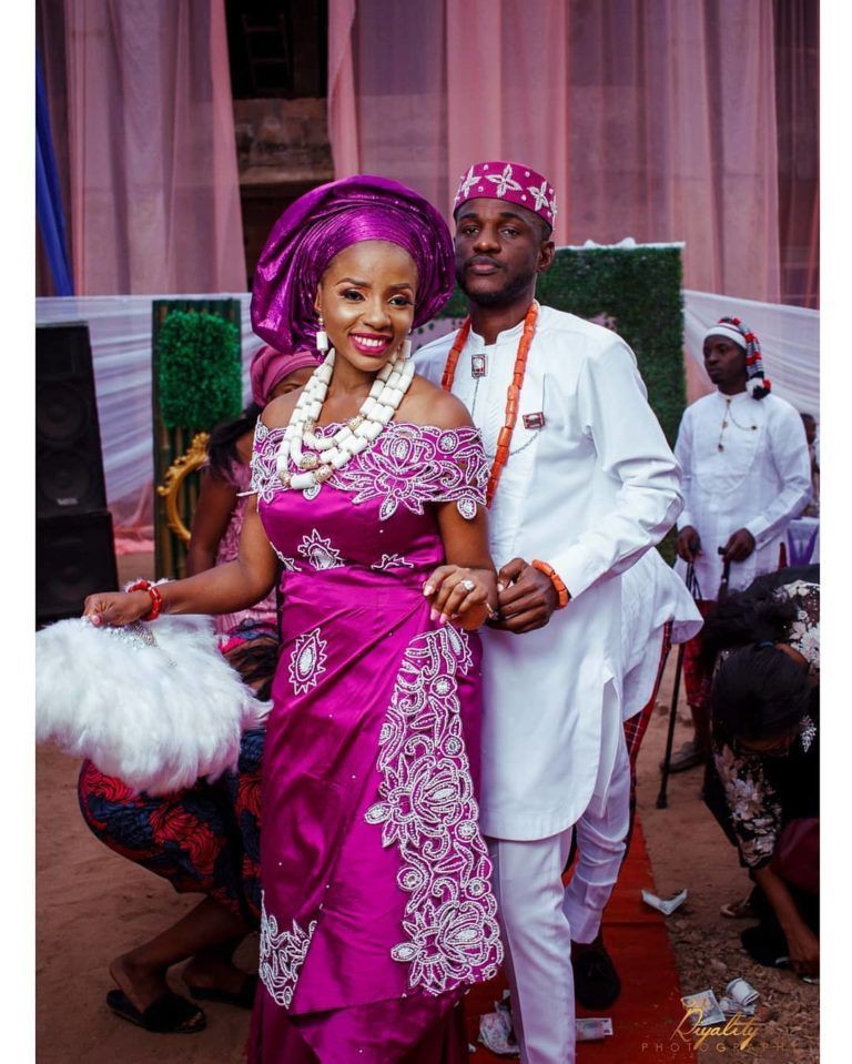 Traje de boda tradicional igbo, vestido de novia: camarones asos,  pueblo igbo,  Atuendos Ankara  