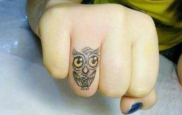Fashion nova finger tattoo full, Tatuaje en la manga: tatuaje de manga,  Dedo anular,  Ideas de tatuajes  