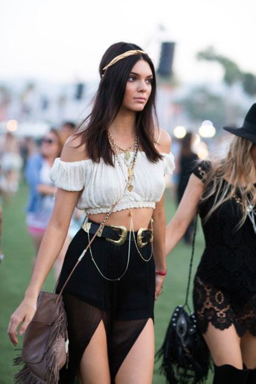 Ideas de ropa de fiesta para el atuendo bohemio de coachella, Kendall Jenner: Kylie Jenner,  Kendall Jenner,  Vestido Bohemio,  Atuendos De Coachella  