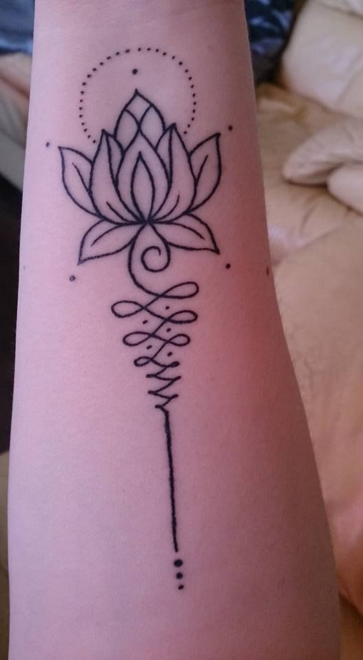 Diseños de tatuaje de henna de flor de loto: Arte Corporal,  Tatuador,  Ideas de tatuajes,  Nymphaea nelumbo  