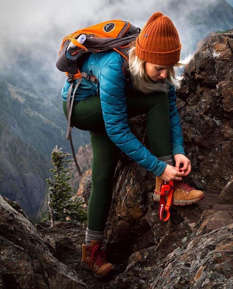 Los mejores atuendos de zapatos de senderismo para el invierno, Habilidades de supervivencia y Equipo de senderismo.: Atuendos Con Botas,  Bota de montaña  