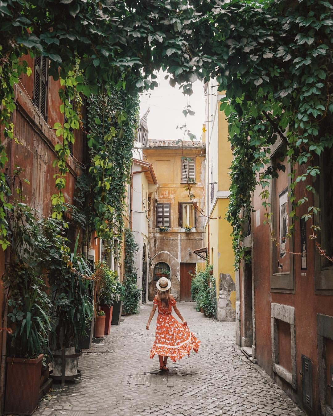 Grandes ideas de atuendos para 2019 italia instagram, Hotel Bed Roma: Trajes de viaje  