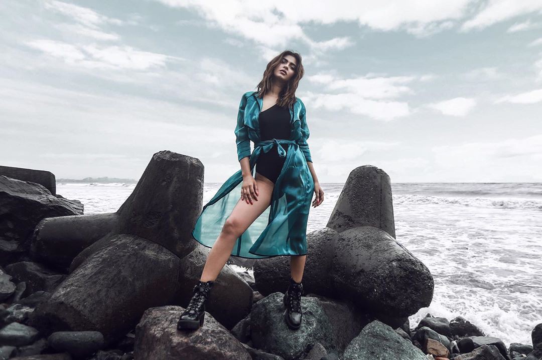 Elegante Karishma Sharma Fotos de Instagram, Bienvenido a Lalaland: Sesión de fotos,  Modelos calientes de Instagram,  Karishma Sharma  