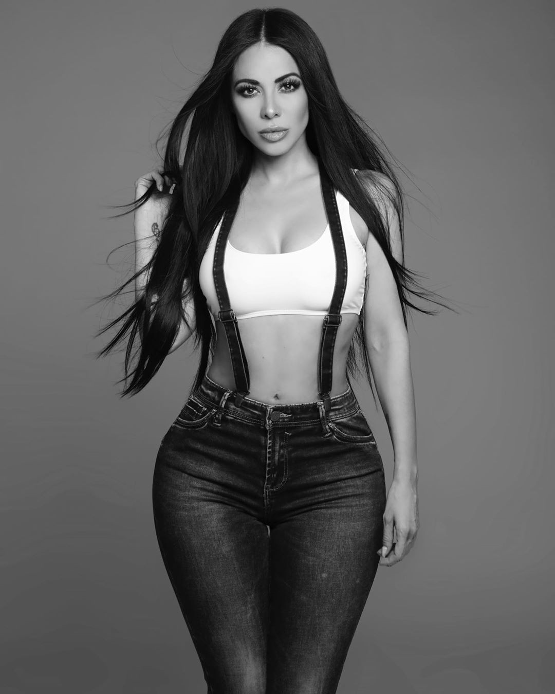 Impresionante elección para Jimena Sanchez, Skin Tight: kim kardashian,  Presentador de televisión,  parís hilton,  Modelos calientes de Instagram  