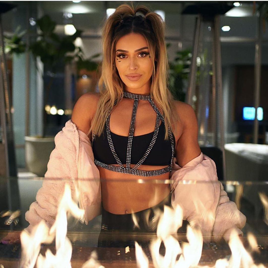 Cassandra Martin Wallpaper, Buscador web: 