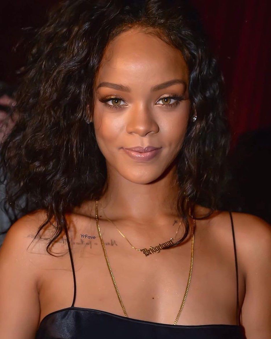 Viértalo, Fenty Beauty Mattemoiselle: Belleza Fenty,  Los mejores looks de Rihanna  