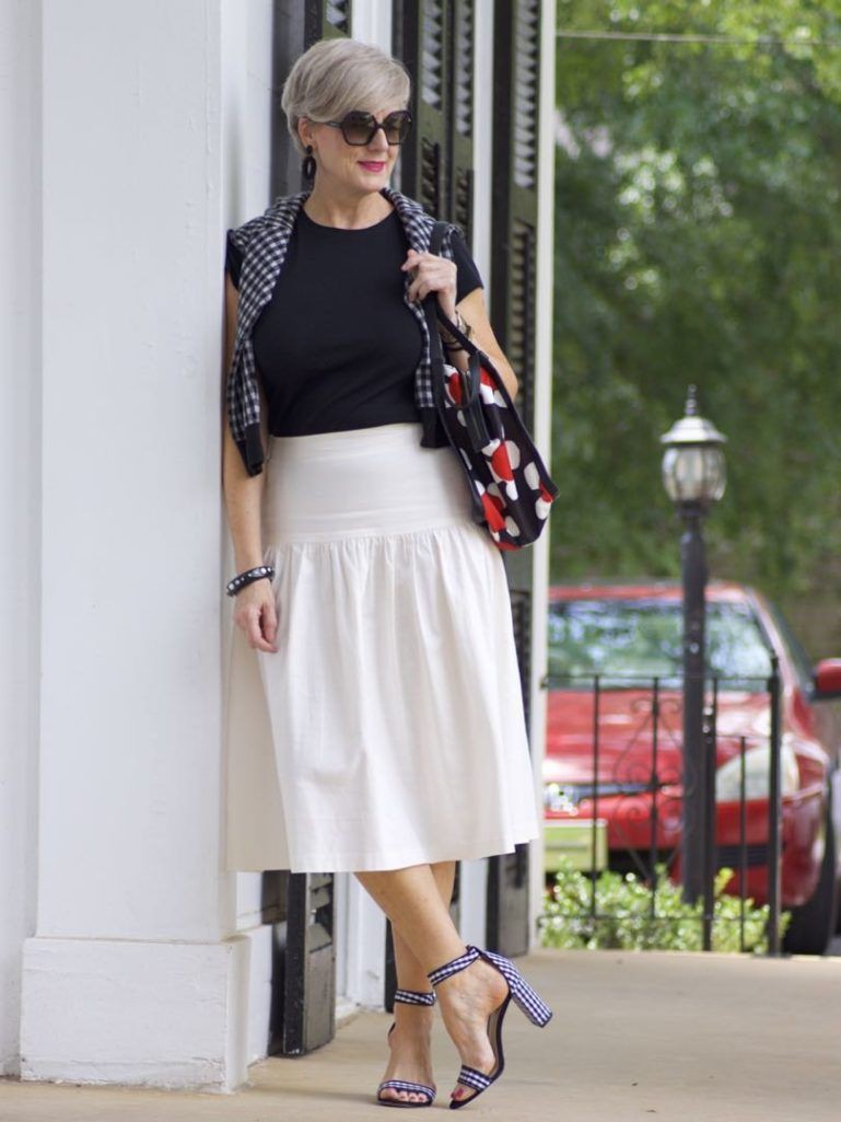 Outfits con falda blanca, falda negra plisada, lunares: Falda de mezclilla,  Trajes De Falda,  ana taylor,  Falda plisada  