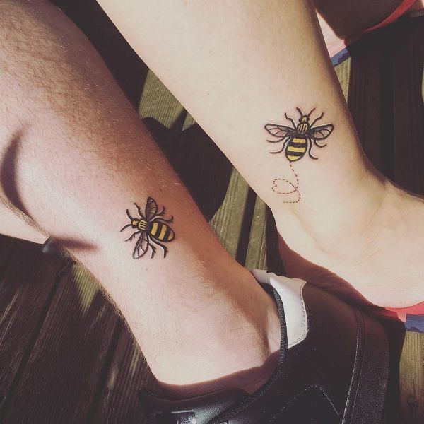 Ideas lindas del tatuaje de la abeja, tatuaje temporal: Ideas de tatuajes,  Arte Corporal,  Tatuaje temporal,  abeja reina,  Tatuaje de pareja  