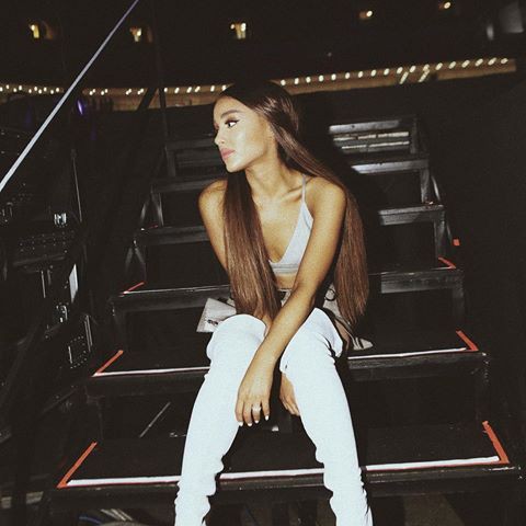 ariana grande vía instagram: Ariana Grande,  Los atuendos de Ariana Grande  