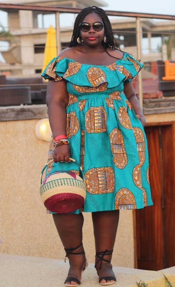 Estilos de vestir de Ankara para mujeres gordas.: vestidos africanos,  Modelo de talla grande,  camarones asos,  Vestidos cortos,  traje de talla grande  