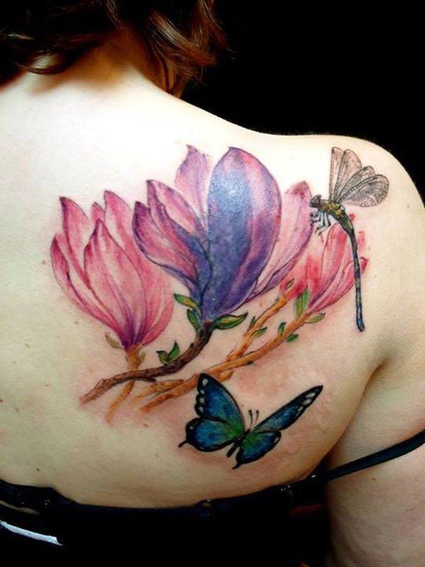 La mejor plataforma para ver el tatuaje de la mariposa magnolia, Black & White Magnolia: tatuaje de manga,  Ideas de tatuajes,  tatuaje de mariposa  