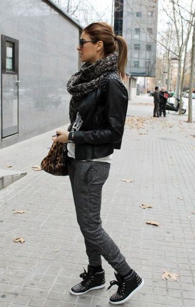 Zapatillas altas de cuero negro para mujer: Chaqueta de cuero,  Trajes Deportivos  