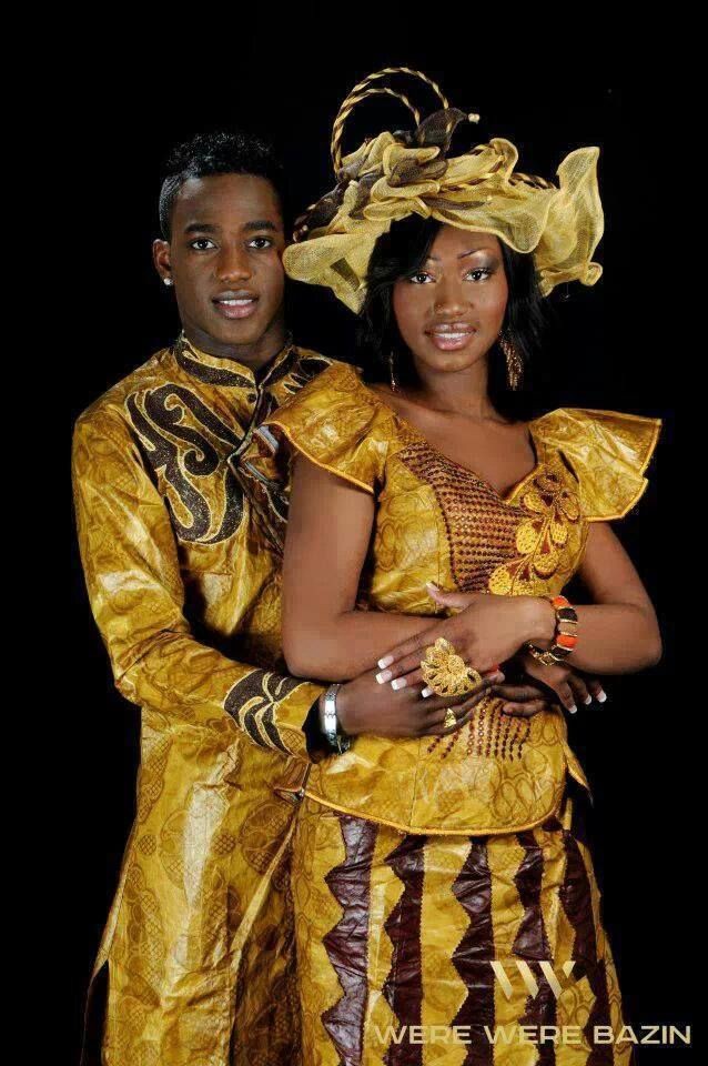Estilo característico para pareja senegalesa, estampados de cera africanos: vestidos africanos,  paño kente,  Trajes de pareja a juego  