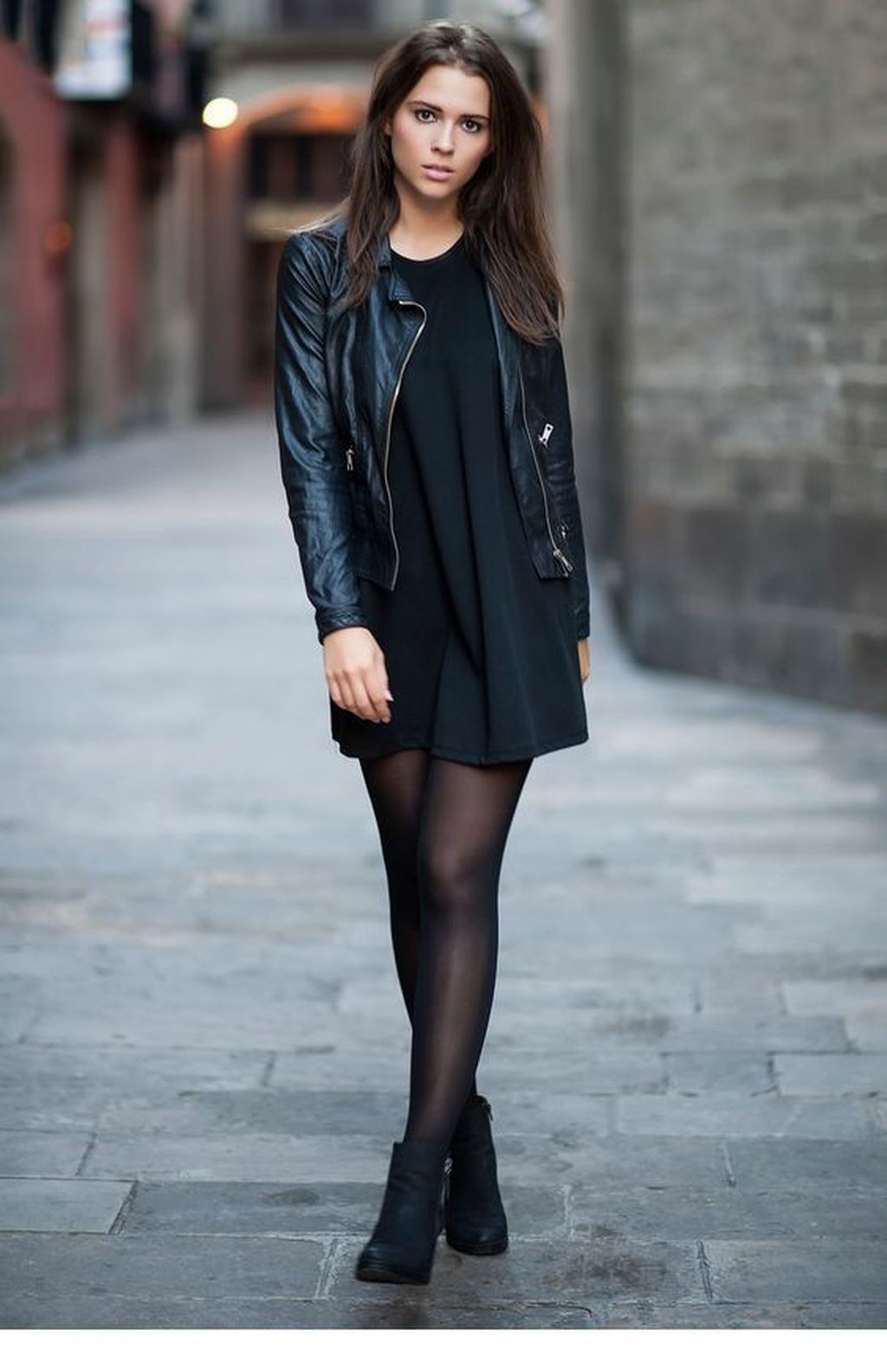 Zapatos De Tacones Para Usar Con Un Vestido Negro: Trajes De Vestido Negro  