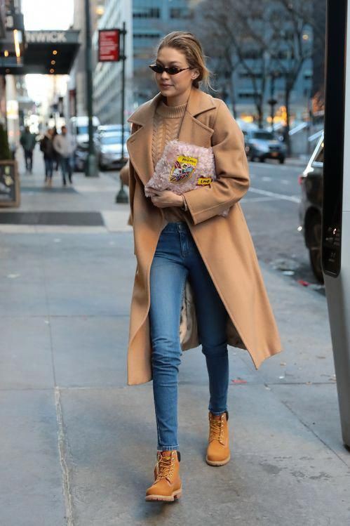Consejos poderosos para probar el abrigo de gigi hadid, Gigi Hadid: gigi hadid,  Kate Moss,  Atuendos Con Botas,  Vogue París,  Estilo callejero  