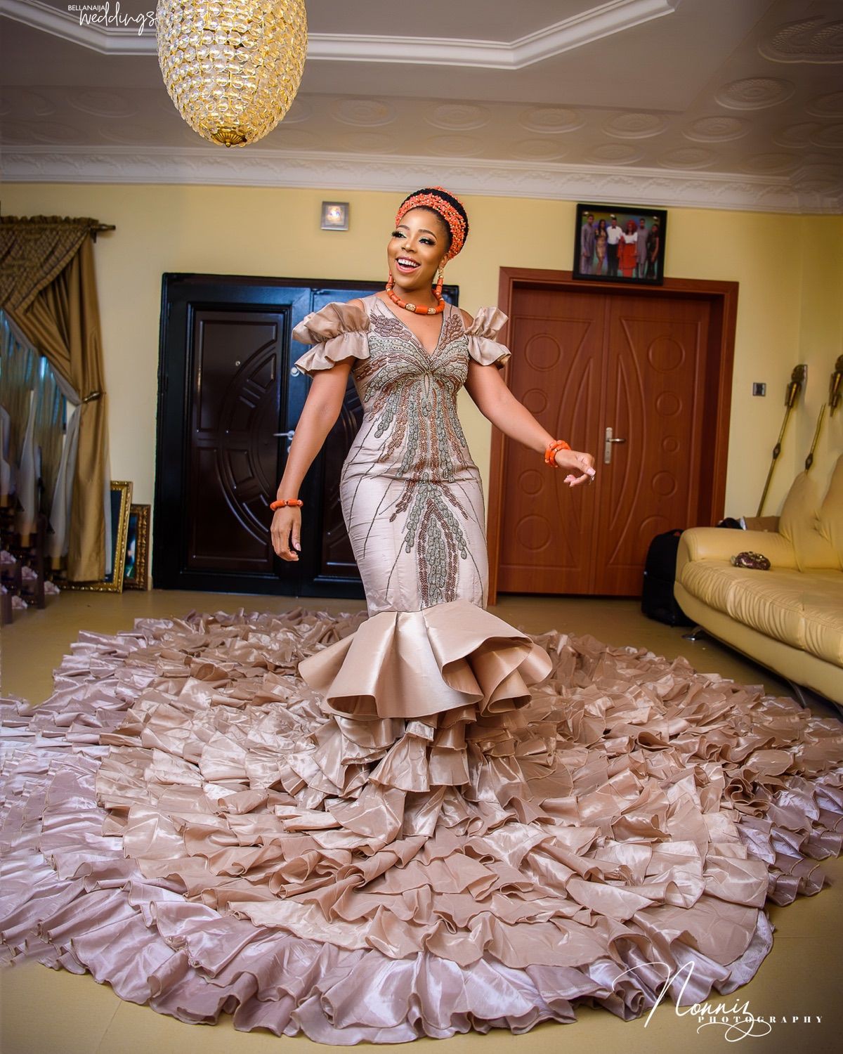 Vestidos nigerianos para novias nigerianas, Vestidos de novia y Recepción de boda: camarones asos,  Recepción de la boda,  Alta costura,  vestidos nigerianos  