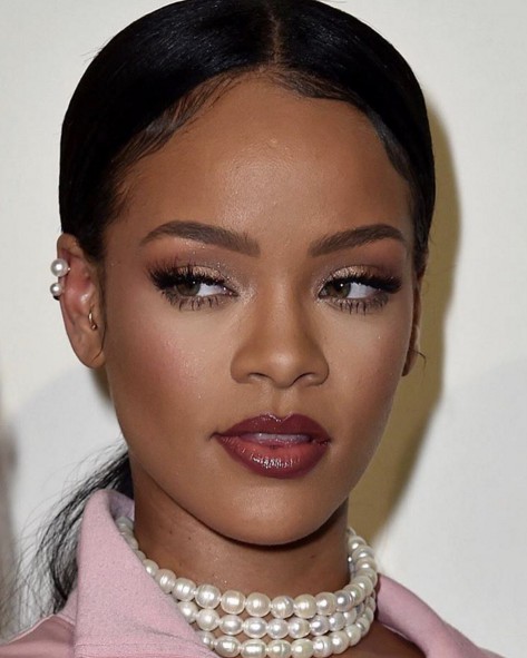 Rihanna fenty belleza puma: Maquilladora,  Belleza Fenty,  Los mejores looks de Rihanna  