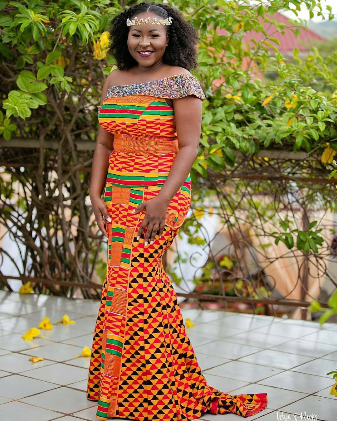 Mira estas últimas ideas tela kente, estampados de cera africana: vestidos africanos,  paño kente,  Vestidos Ankara  
