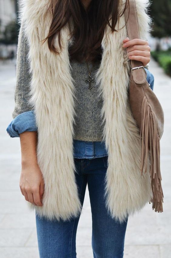 I love this outfit! chaleco piel blanco, Chaleco de pelo: ropa de piel,  Piel sintética,  trajes de invierno  