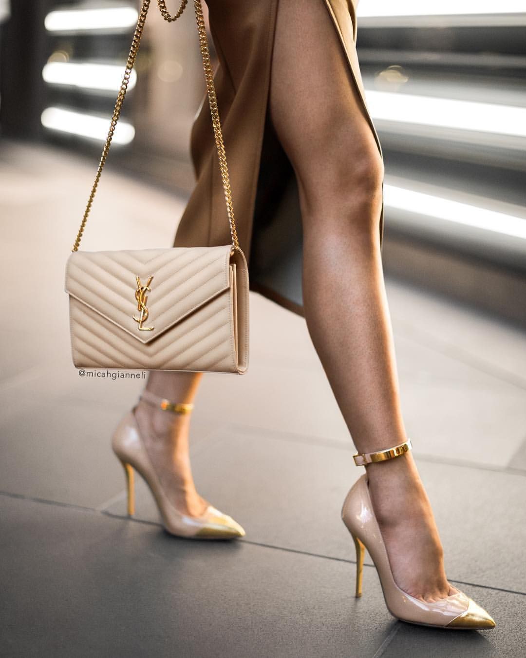 Yves Saint Laurent, Complemento de moda: louis vuitton,  Accesorio de moda,  Bolsos,  Ideas de bolsos  