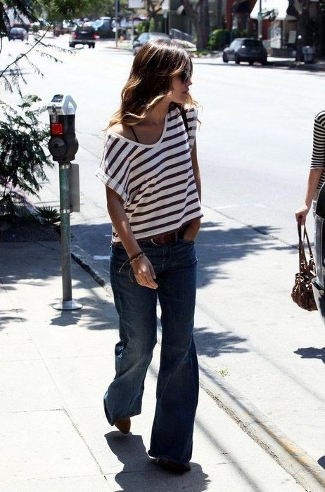 Rachel bilson street style 2011, Moda callejera: Trajes de moda,  Raquel Bilson,  Jeans con corte de bota  