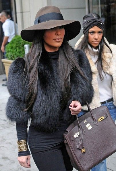 Kim kardashian en pieles, Kim Kardashian: Kylie Jenner,  ropa de piel,  kim kardashian,  KrisJenner,  kourtney kardashian,  Traje de abrigo de piel  
