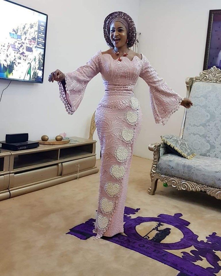 Aso ebi, vestido africano: vestidos de coctel,  vestidos africanos,  camarones asos,  paño kente,  Vestidos Ankara,  Aso Oke,  Alta costura  