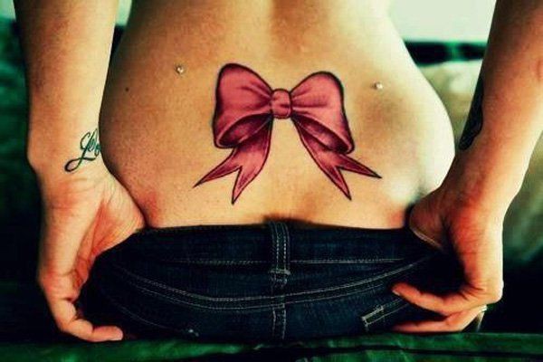 Tatuaje de lazo en la parte inferior de la espalda, Tatuaje en la parte inferior de la espalda: Tatuador,  Ideas de tatuajes,  Tatuaje en la espalda baja  
