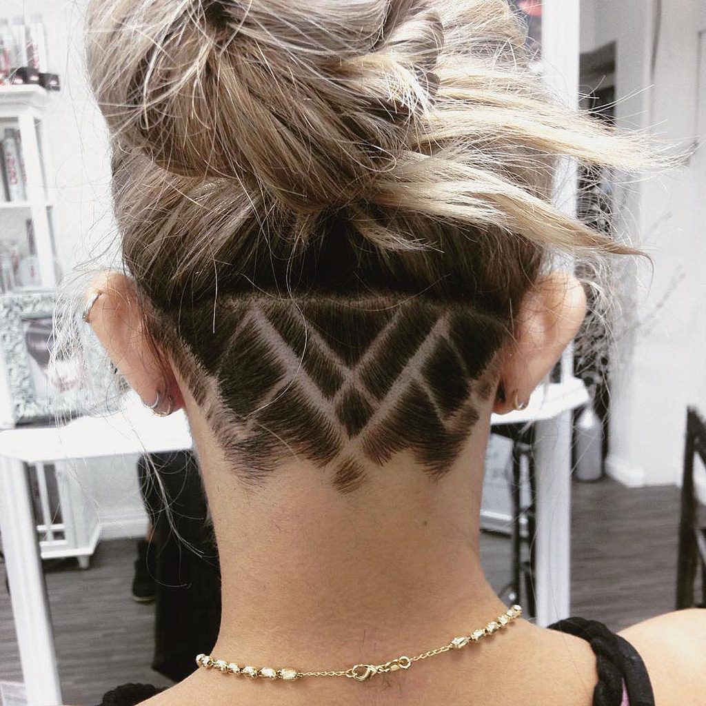 Diseños populares para chica con tatuaje de cabello, Color de cabello humano.: Ideas de peinado,  tatuaje de manga,  peinados bob,  Tatuador,  tatuaje de pelo  