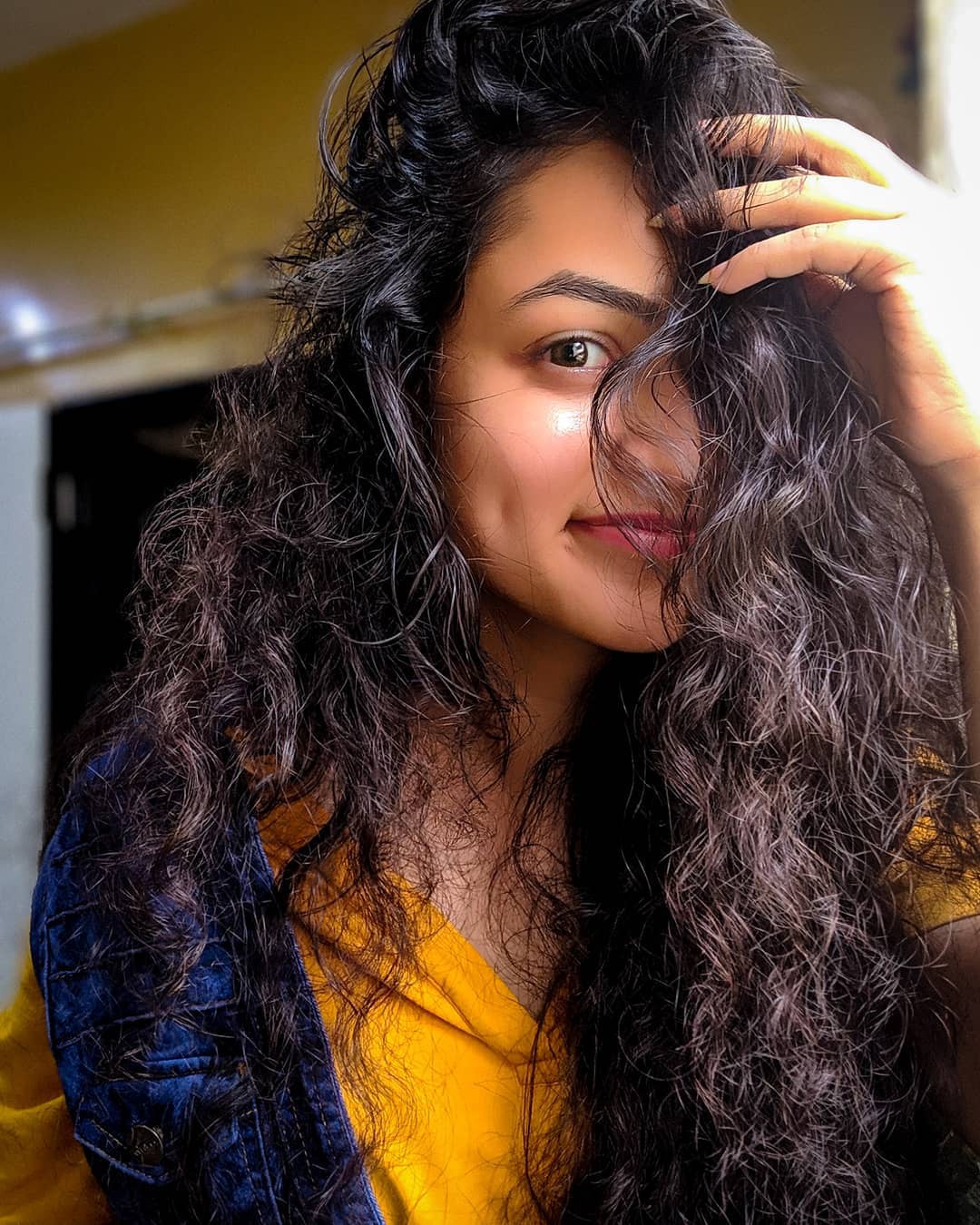 Farhina Parvez Jarimari Instagram, Cabello largo y Tintes de cabello: Pelo largo,  Ideas para teñir el cabello,  Pelo castaño,  Sesión de fotos,  pelo negro,  Farhina Parvez Jarimari  