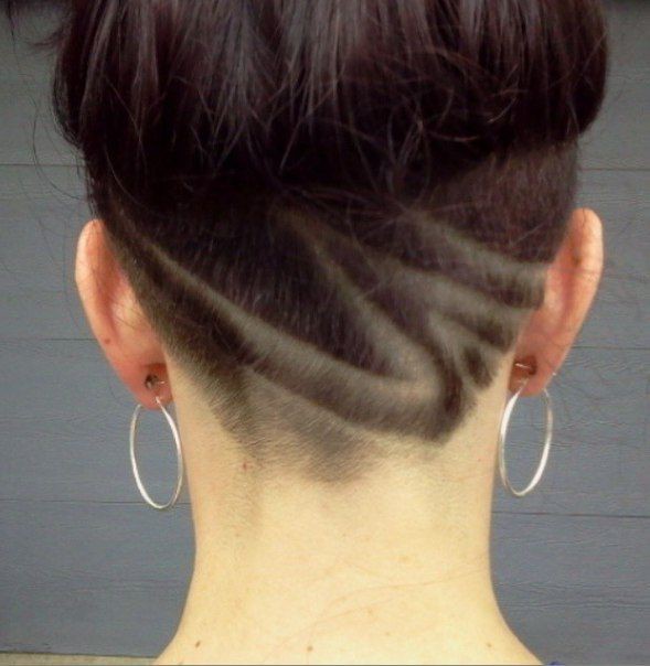 Cortes de mujeres barber, Asymmetric cut: Pelo largo,  Ideas para teñir el cabello,  Ideas de peinado,  peinados bob,  tatuaje de pelo  