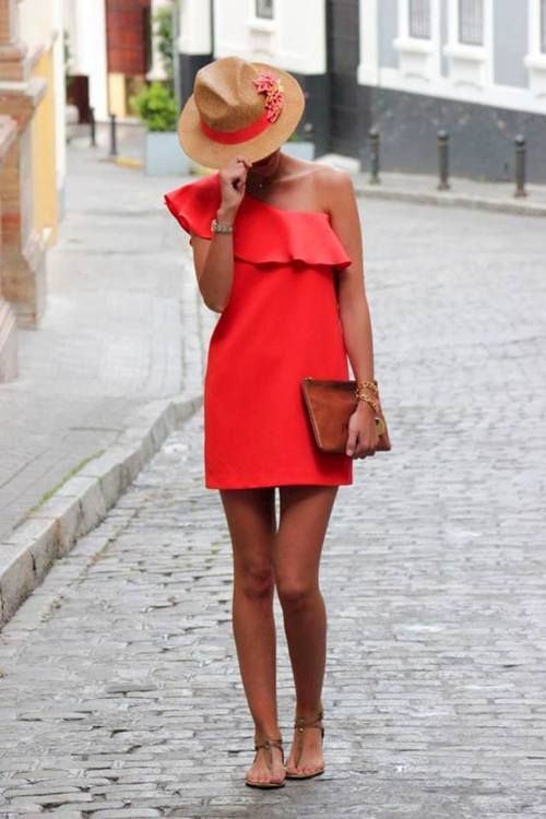 Cómo combinar un vestido rojo con un solo hombro: Atuendos De Un Hombro  
