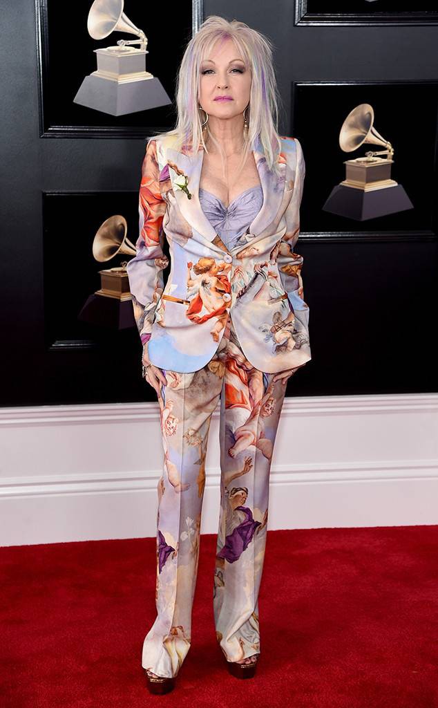 CYNDI LAUPER en los Grammy 2018, Red Carpet Hollywood: moda de celebridades,  vestidos de celebridades,  Fotos de la alfombra roja,  vestidos de alfombra roja,  Hermosas Celebridades Fotos,  Hollywood,  Grammy  