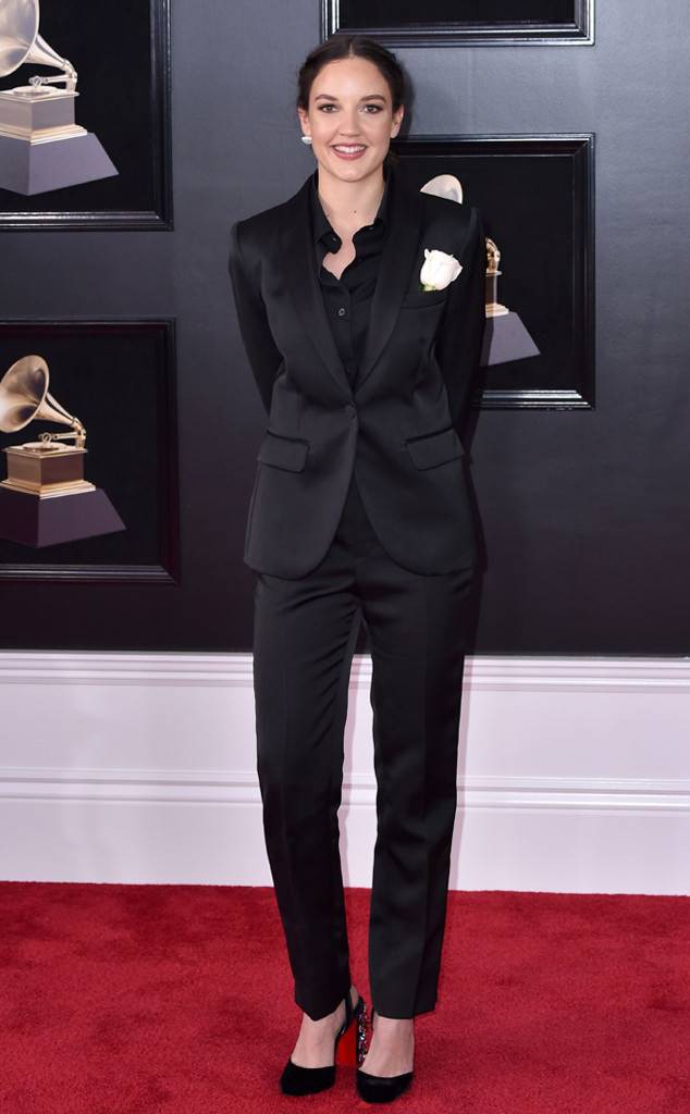 JAIN en los Grammy 2018, looks de alfombra roja: moda de celebridades,  vestidos de alfombra roja,  Grammy  