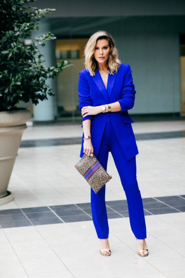Traje azul real para mujer.: Pantalones ajustados,  azul real,  traje de chaqueta,  Ropa formal  