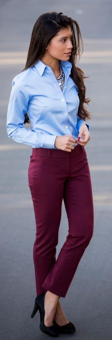 Vestido de pantalones de color vino de moda para entrevista de trabajo: lindo conjunto de pantalones burdeos  
