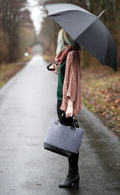 Último atuendo estético vintage para mujeres maduras: Atuendo para días lluviosos,  Atuendo casual para días lluviosos,  Atuendo de moda para días lluviosos  