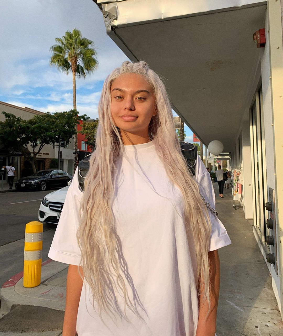 Sofia Jamora Instagram photography ideas, blond hair y Long Hairstyle Girls: Estilo callejero,  Pelo largo,  Ideas para teñir el cabello,  Pelo rubio,  Chicas Lindas De Instagram,  Instagram  